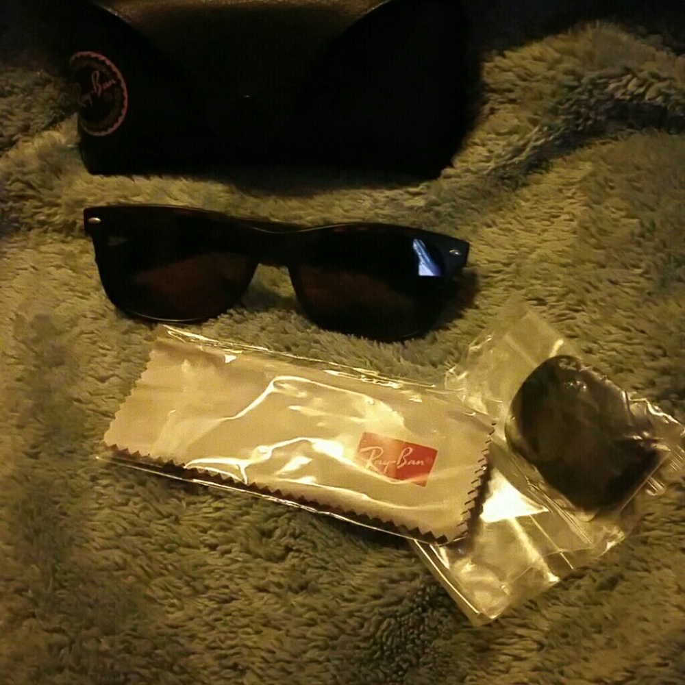 Ray Bans - Picture 3 of 6